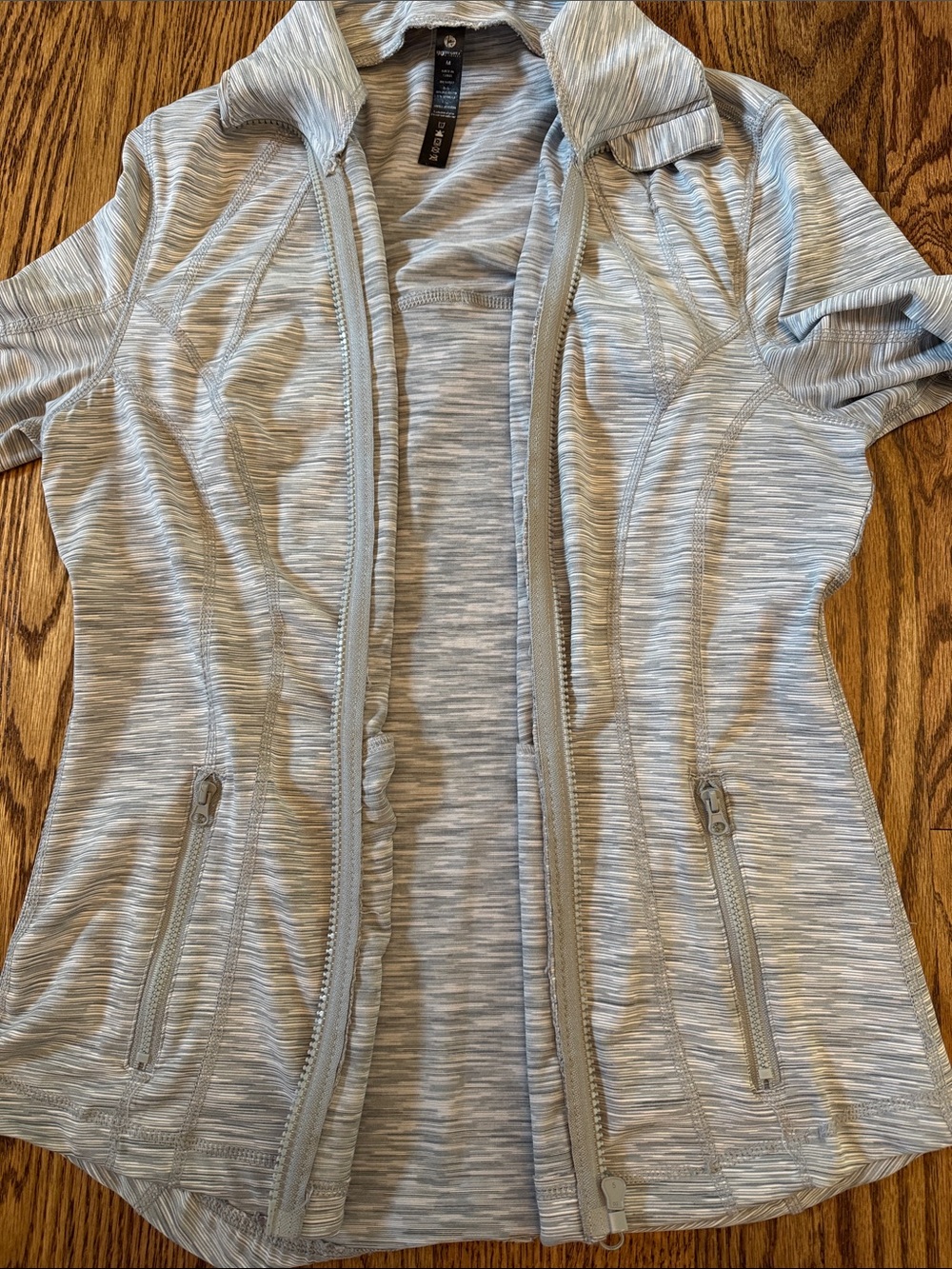 Gray Full-Zip Active Jacket. Women’s Medium. - Picture 8 of 8